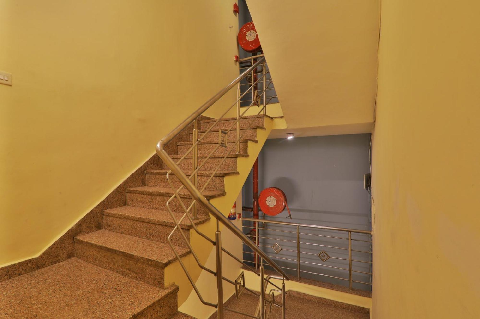 ורנאסי Hotel Janki Inn Sigra 2 Km From Kashi Vishwanath Dham מראה חיצוני תמונה