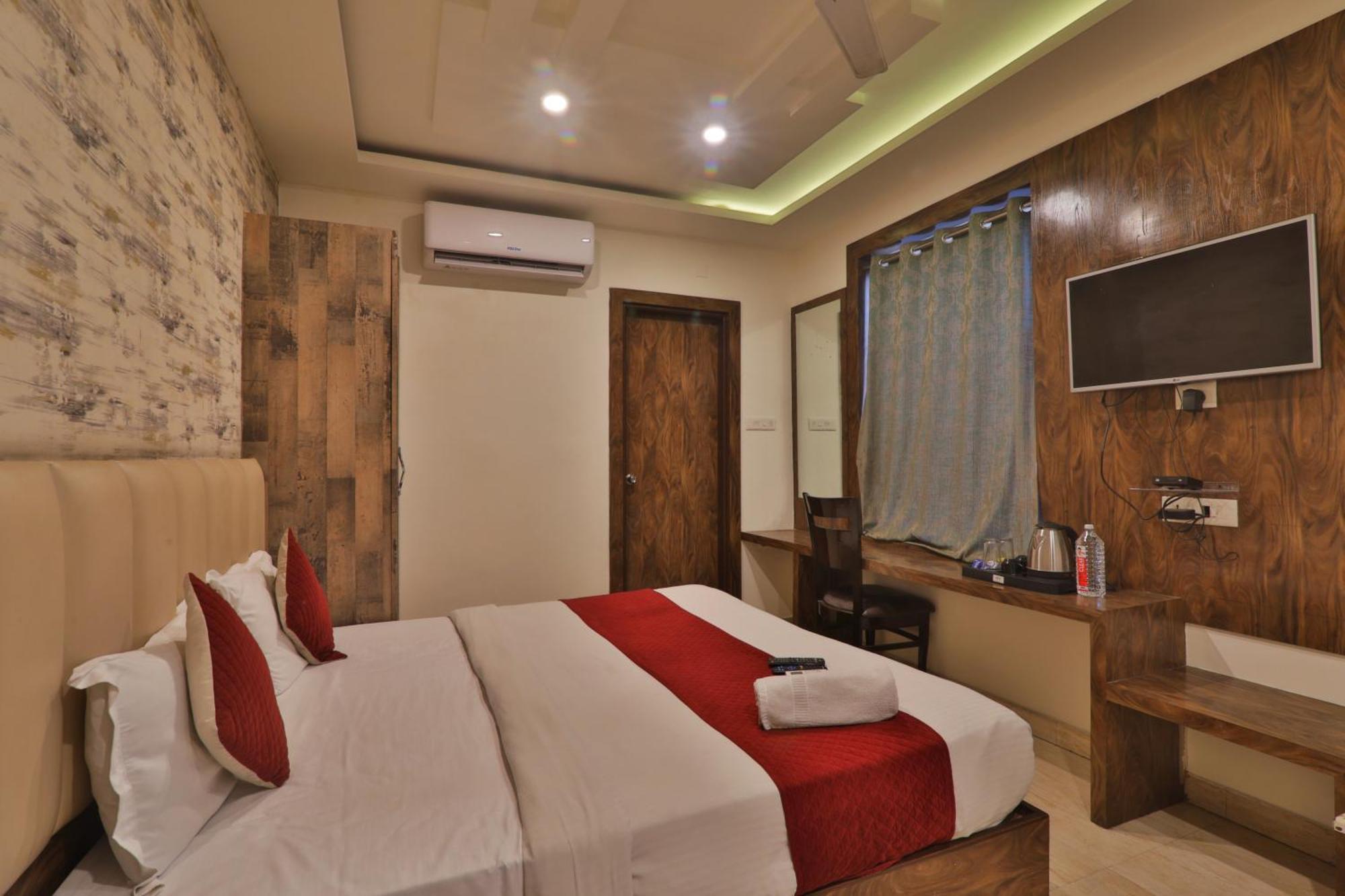 ורנאסי Hotel Janki Inn Sigra 2 Km From Kashi Vishwanath Dham מראה חיצוני תמונה