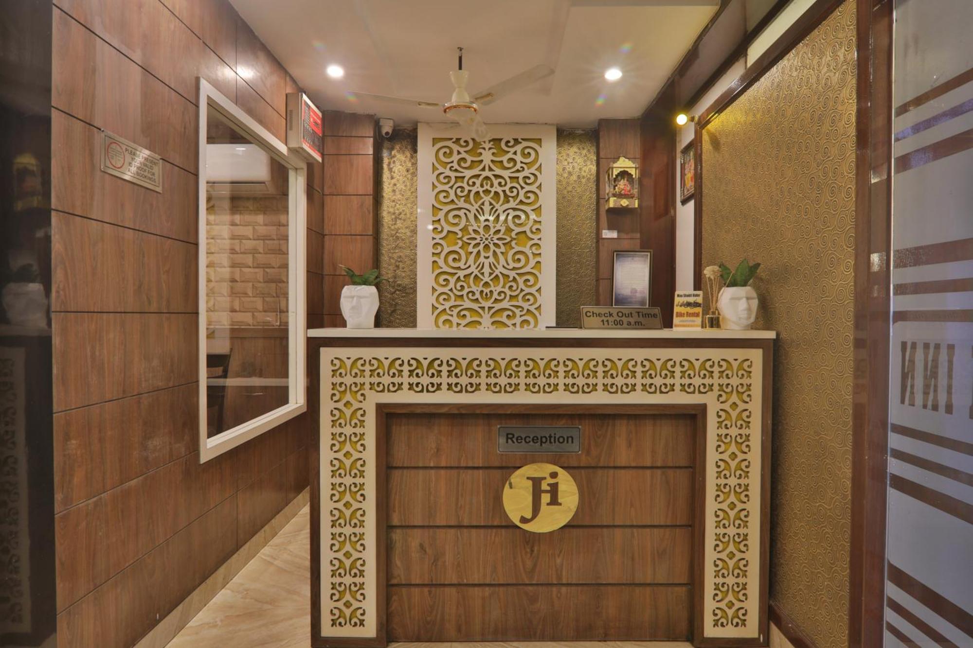 ורנאסי Hotel Janki Inn Sigra 2 Km From Kashi Vishwanath Dham מראה חיצוני תמונה
