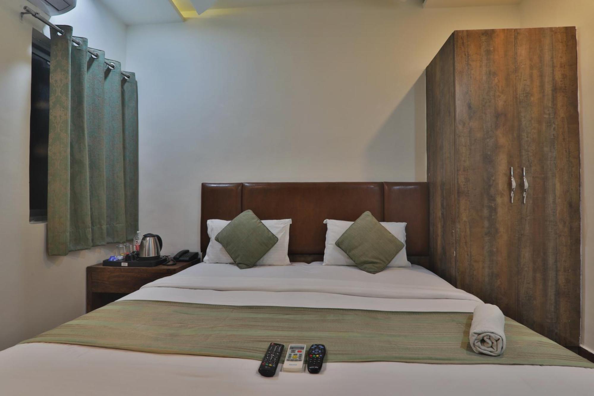 ורנאסי Hotel Janki Inn Sigra 2 Km From Kashi Vishwanath Dham מראה חיצוני תמונה